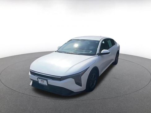 Used 2025 Kia K4 LXS image 8