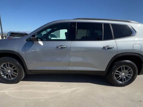 Used 2025 GMC Acadia Elevation image 5