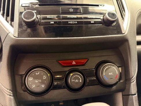 Used 2021 Subaru Impreza 2.0i Premium image 25