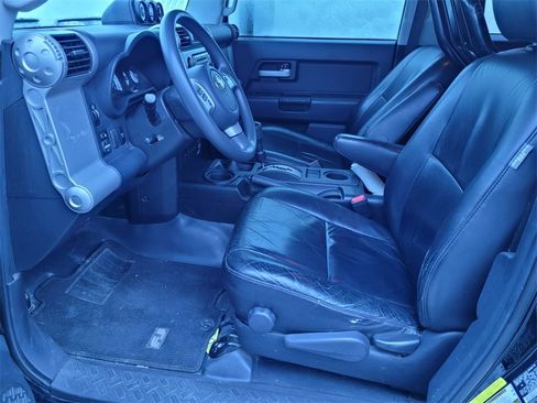 Used 2013 Toyota FJ Cruiser 4WD image 4