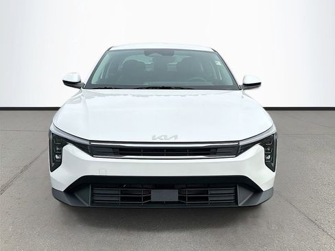 New 2025 Kia K4 LXS image 2
