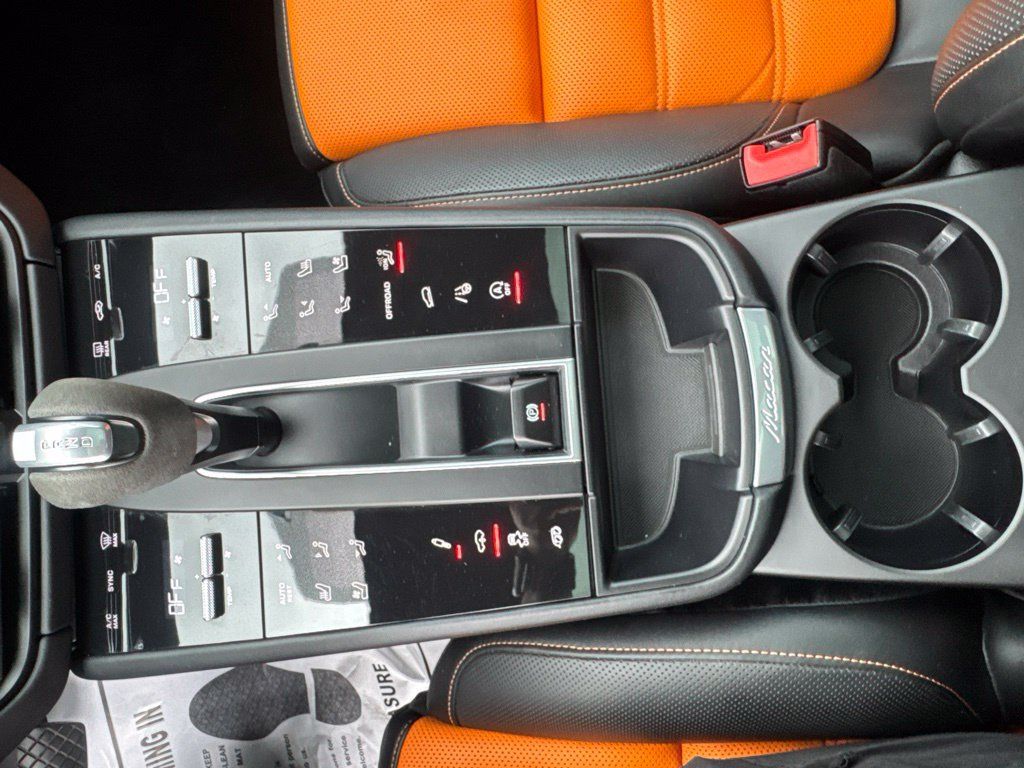 Used 2022 Porsche Macan GTS AWD/4WD image 19