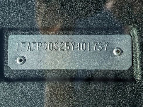 Used 2005 Ford GT image 69