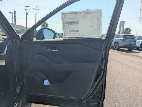New 2026 Nissan Rogue SV FWD image 31