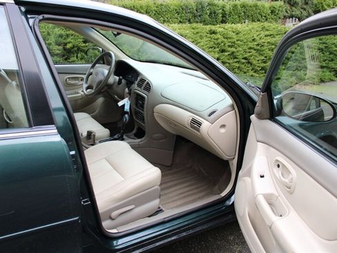 Used 1998 Oldsmobile Intrigue GL image 13