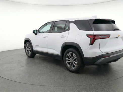 Used 2025 Chevrolet Equinox LT FWD image 6