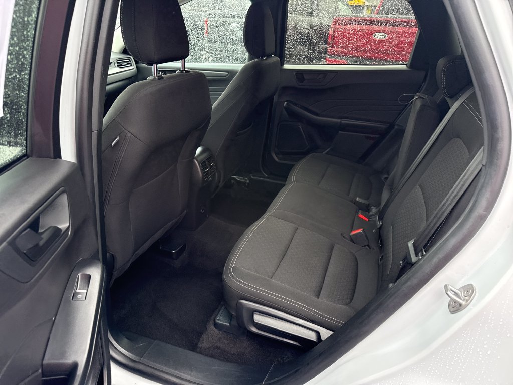 Used 2025 Ford Escape Active AWD/4WD image 14