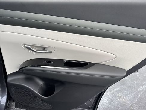 Used 2025 Hyundai Tucson Limited image 16