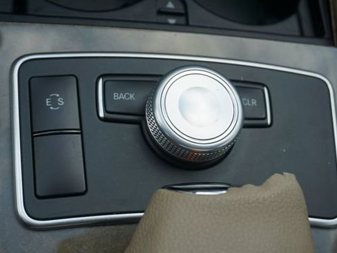 Used 2011 Mercedes-Benz E 350 BlueTEC Sedan image 22