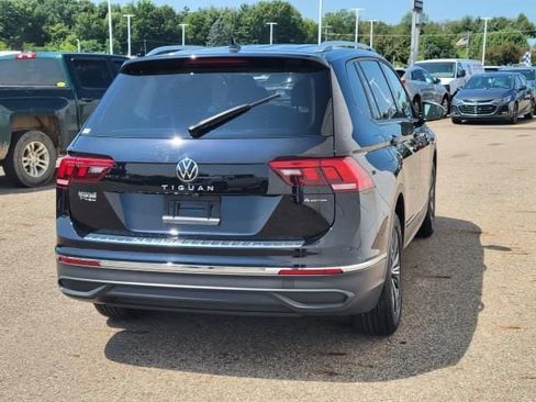 Used 2024 Volkswagen Tiguan Wolfsburg Edition AWD/4WD image 4