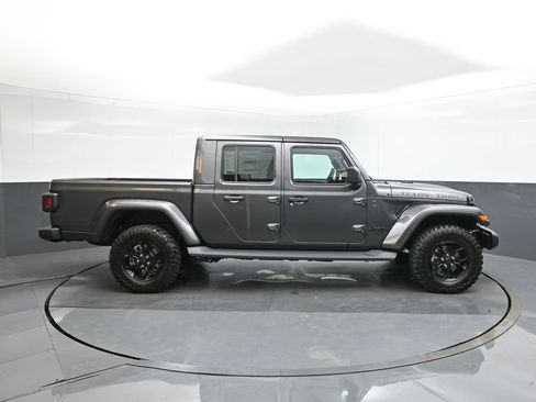 New 2025 Jeep Gladiator Sport image 26