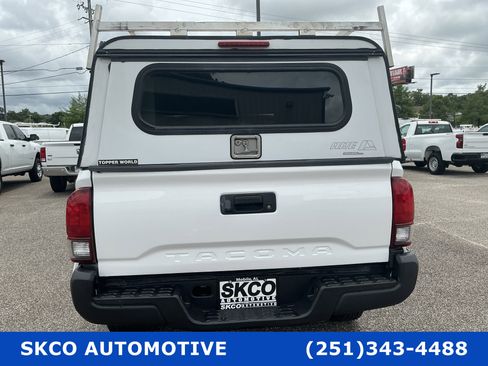Used 2018 Toyota Tacoma SR RWD image 4