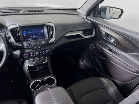 Used 2023 GMC Terrain SLT image 21