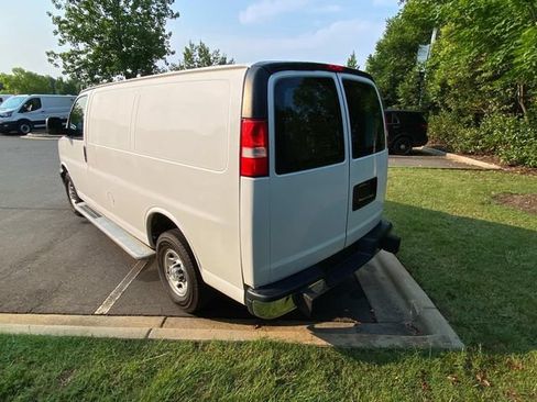 Used 2022 Chevrolet Express 2500 w/ Driver Convenience Package RWD image 28