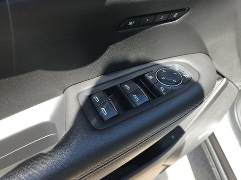 Used 2022 Cadillac XT6 Premium Luxury w/ Technology Package FWD image 21