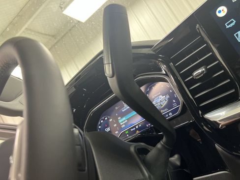 Used 2022 Chevrolet Silverado 1500 LT AWD/4WD image 17