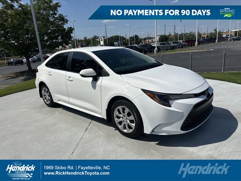 Used 2026 Toyota Corolla LE image 1