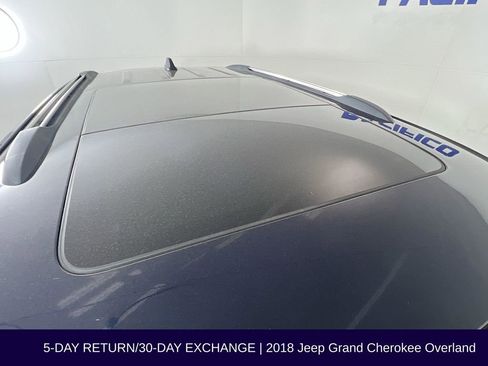 Used 2018 Jeep Grand Cherokee Overland AWD/4WD image 17