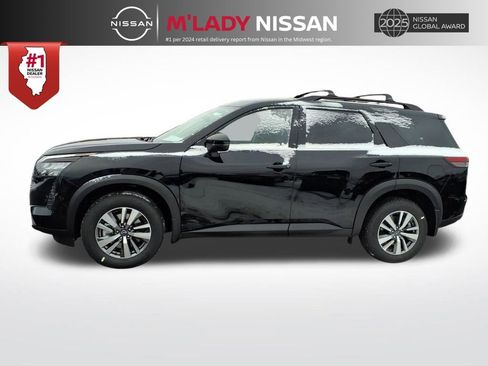 New 2026 Nissan Pathfinder SL image 4