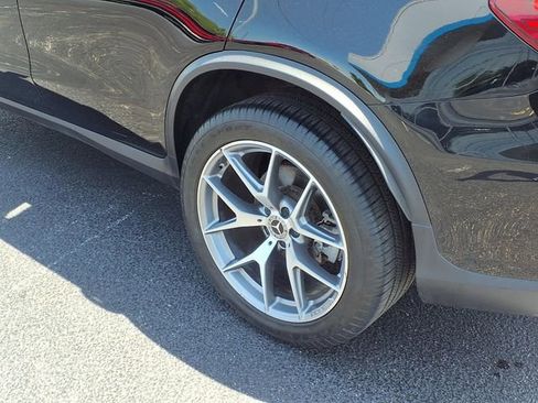 Used 2021 Mercedes-Benz GLC 300 4MATIC w/ AMG Line image 24