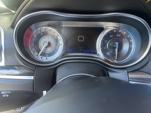 Used 2020 Chrysler 300 Touring w/ Sport Appearance Package RWD image 11