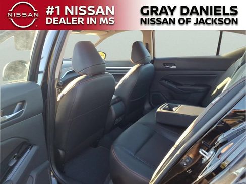 Certified 2025 Nissan Altima 2.5 SR FWD image 28