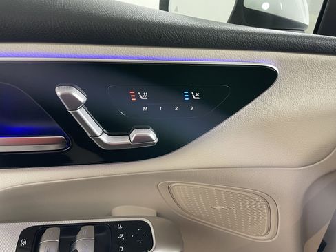 Used 2025 Mercedes-Benz GLC 300 image 21