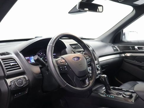 Used 2018 Ford Explorer XLT w/ Equipment Group 202A image 15