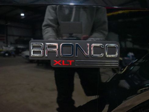 Used 1996 Ford Bronco XLT image 25