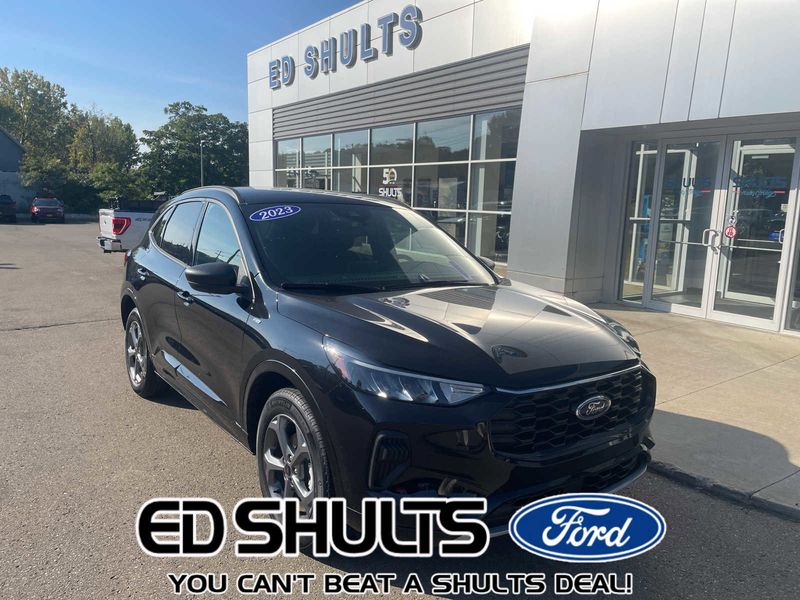 Used 2023 Ford Escape ST-Line image 1