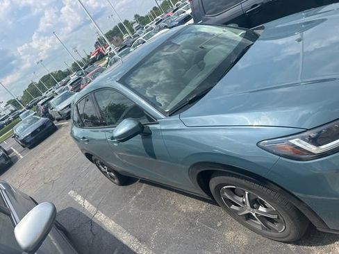 Used 2024 Honda HR-V EX-L image 2