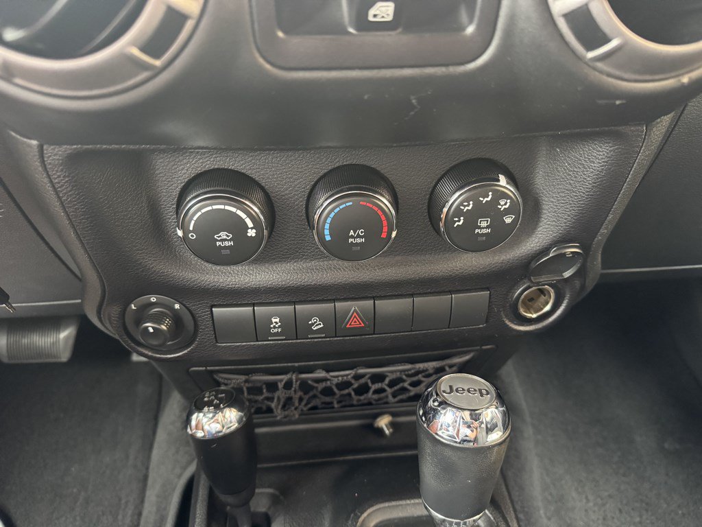 Used 2017 Jeep Wrangler Unlimited Sport w/ Quick Order Package 24S AWD/4WD image 9