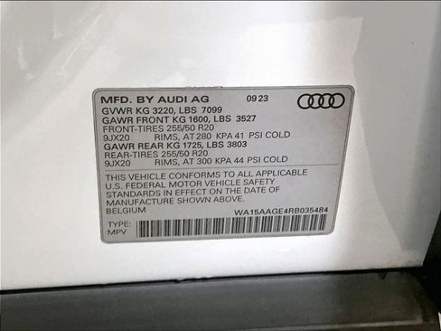 Certified 2024 Audi Q8 e-tron Premium Plus w/ Premium Plus Package image 39