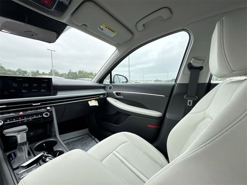 New 2025 Hyundai Sonata SE image 11