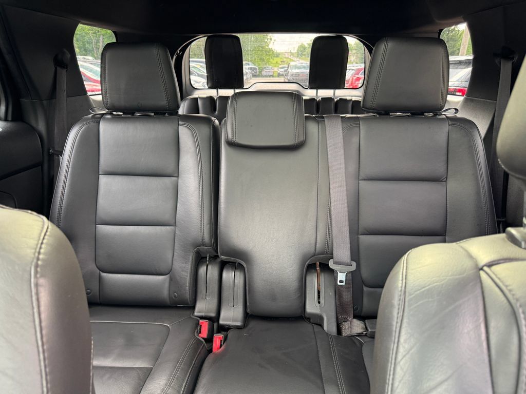 Used 2014 Ford Explorer XLT w/ Equipment Group 202A AWD/4WD image 23