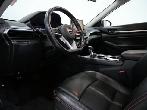 Used 2024 Nissan Altima 2.5 SR FWD image 10
