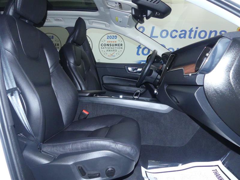 Used 2024 Volvo XC60 B5 Plus w/ Protection Package Premier AWD/4WD image 8