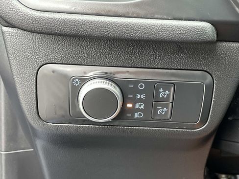 Used 2022 Ford Escape SE image 19