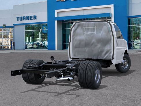 New 2025 Chevrolet Express 3500 w/ Power Convenience Package RWD image 4