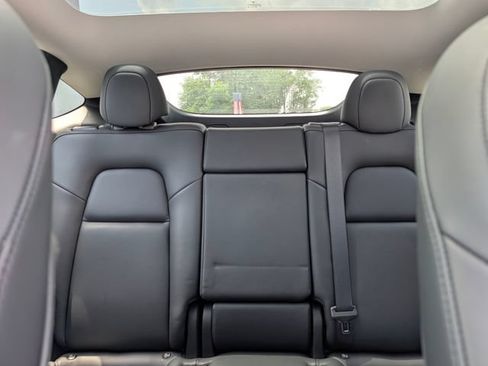 Used 2023 Tesla Model Y Long Range AWD/4WD image 18