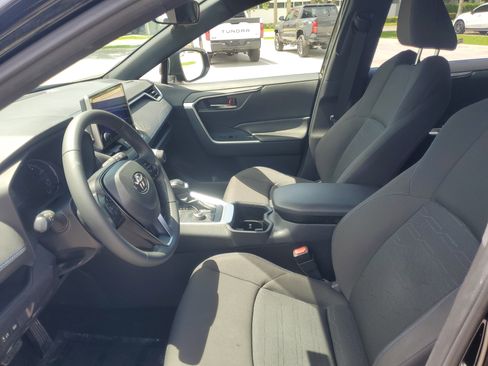 Used 2024 Toyota RAV4 SE AWD/4WD image 15