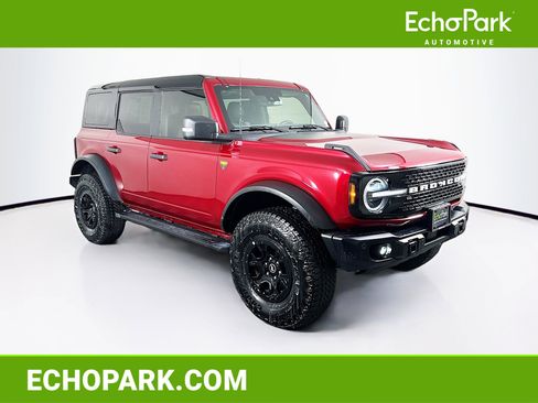 Used 2025 Ford Bronco Badlands image 1