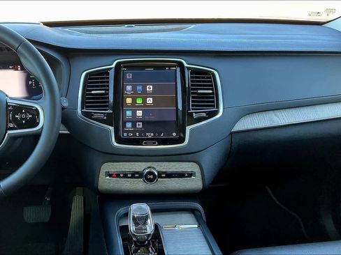 Used 2024 Volvo XC90 T8 Ultimate image 9