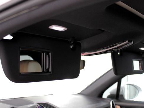 Used 2019 Porsche Cayenne image 69