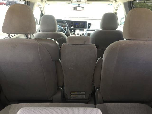 Used 2015 Toyota Sienna LE FWD image 22