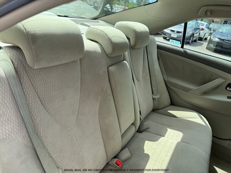 Used 2011 Toyota Camry LE FWD image 16