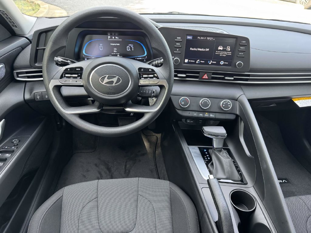 New 2026 Hyundai Elantra SE FWD image 17