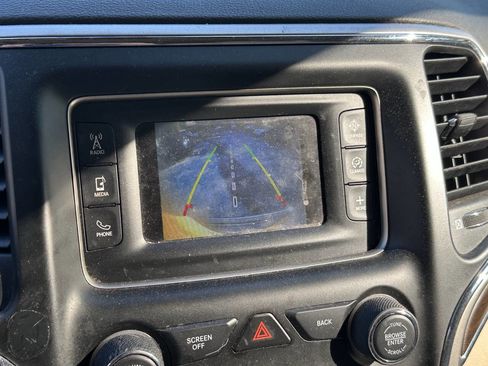 Used 2015 Jeep Grand Cherokee Limited image 22