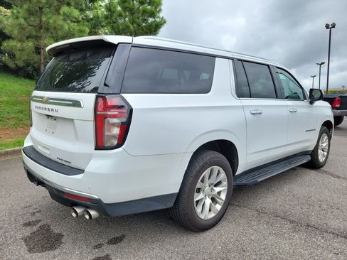 Used 2021 Chevrolet Suburban Premier w/ Premium Package RWD image 28