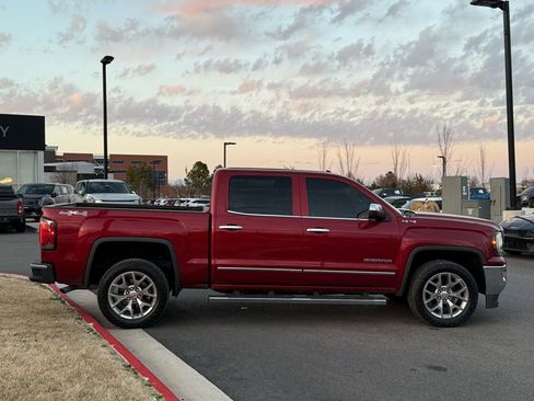 Used 2018 GMC Sierra 1500 SLT w/ SLT Premium Package image 4